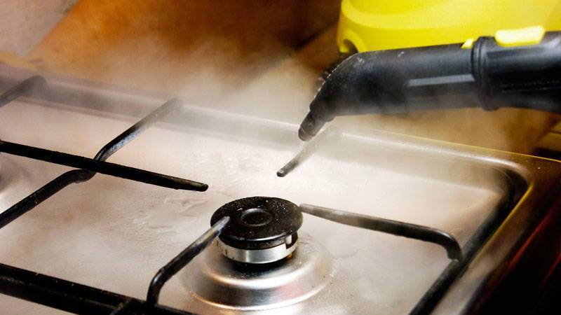 Блеск и чистота: как очистить газовую плиту и конфорки от жира и нагара