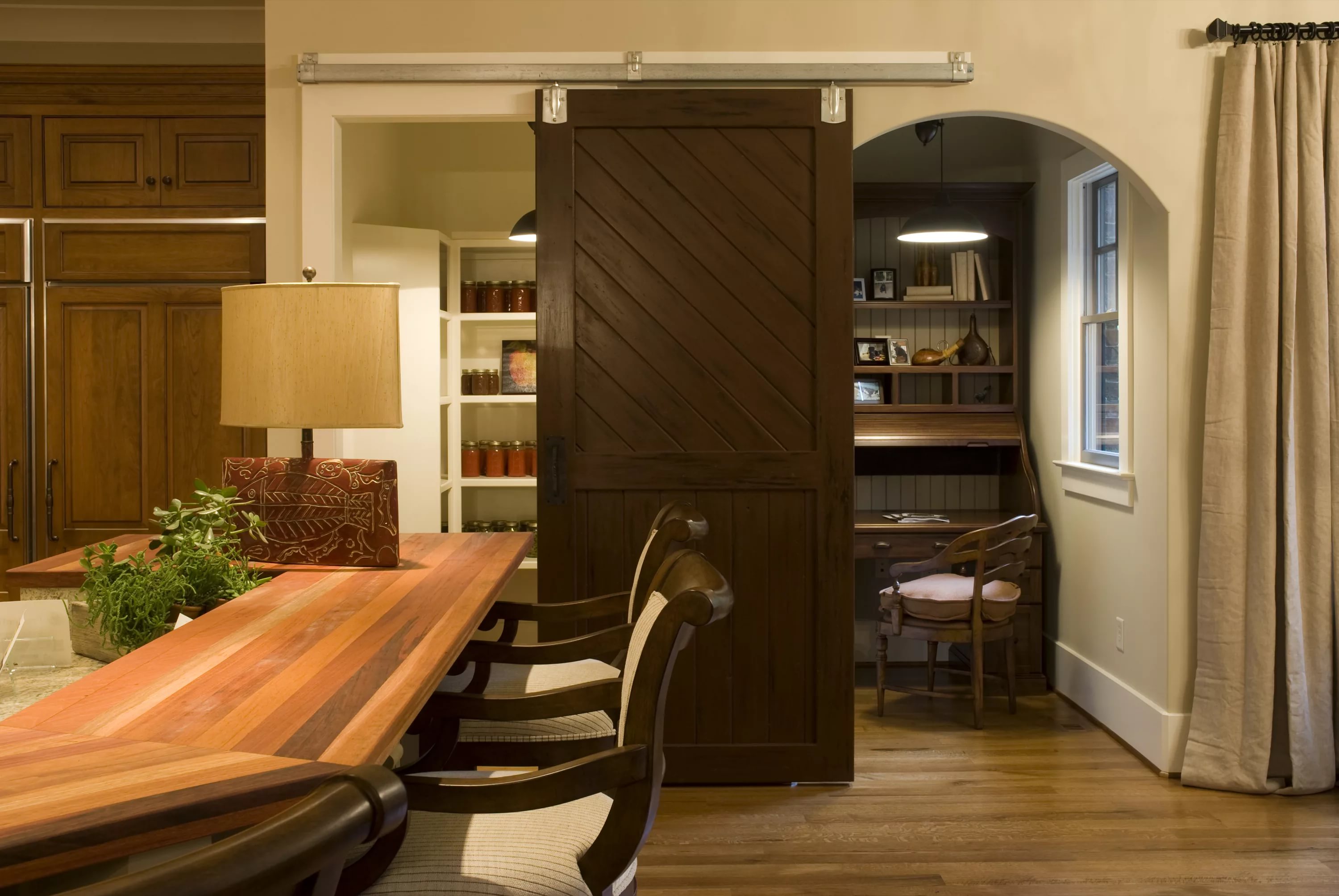 Дуэт кухня шкаф-купе: обзор возможных вариантов с фото