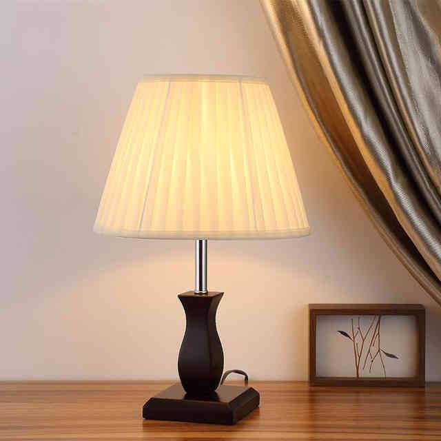 Как самостоятельно выбрать прикроватную лампу для спальни