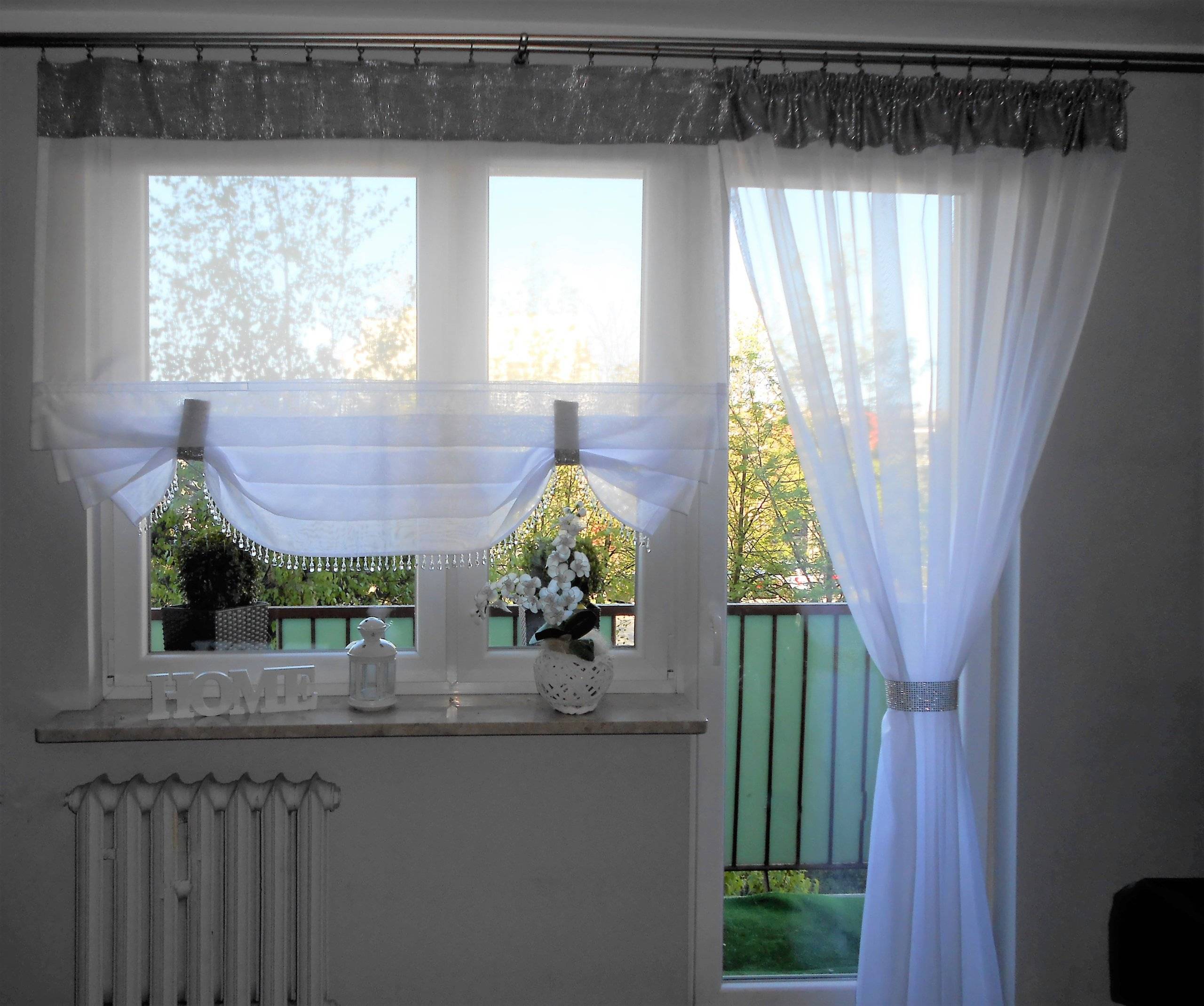 Шторы на кухню с балконной дверью - дизайн 2020: фото, новинки