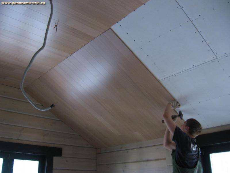 Как своими руками сделать потолок из фанеры?
