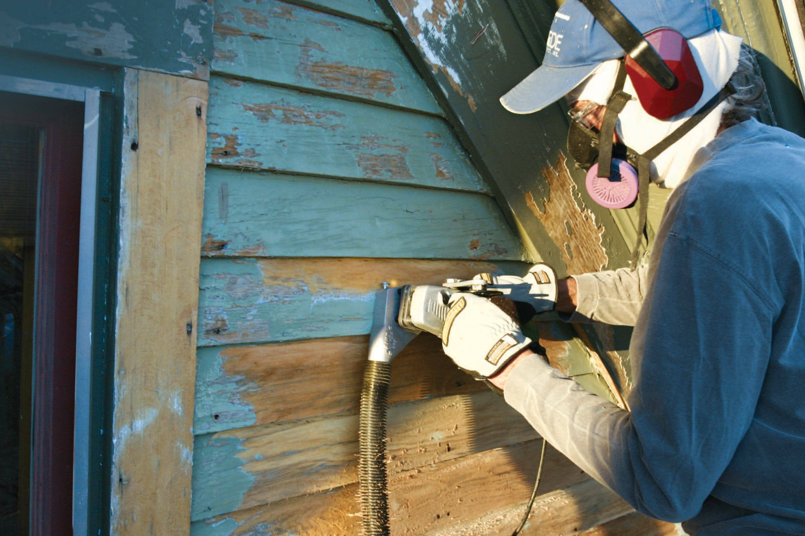 Как снять краску с деревянных окон строительным феном