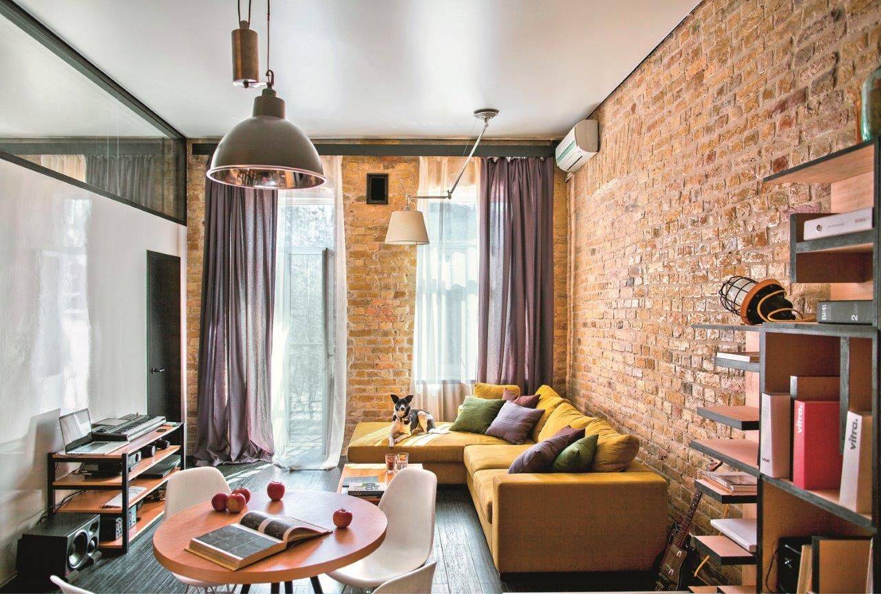 Дизайн интерьера гостиной в хрущёвке, идеи, в том числе вариант оформления зала с балконом 2 х комнатной квартиры + фото