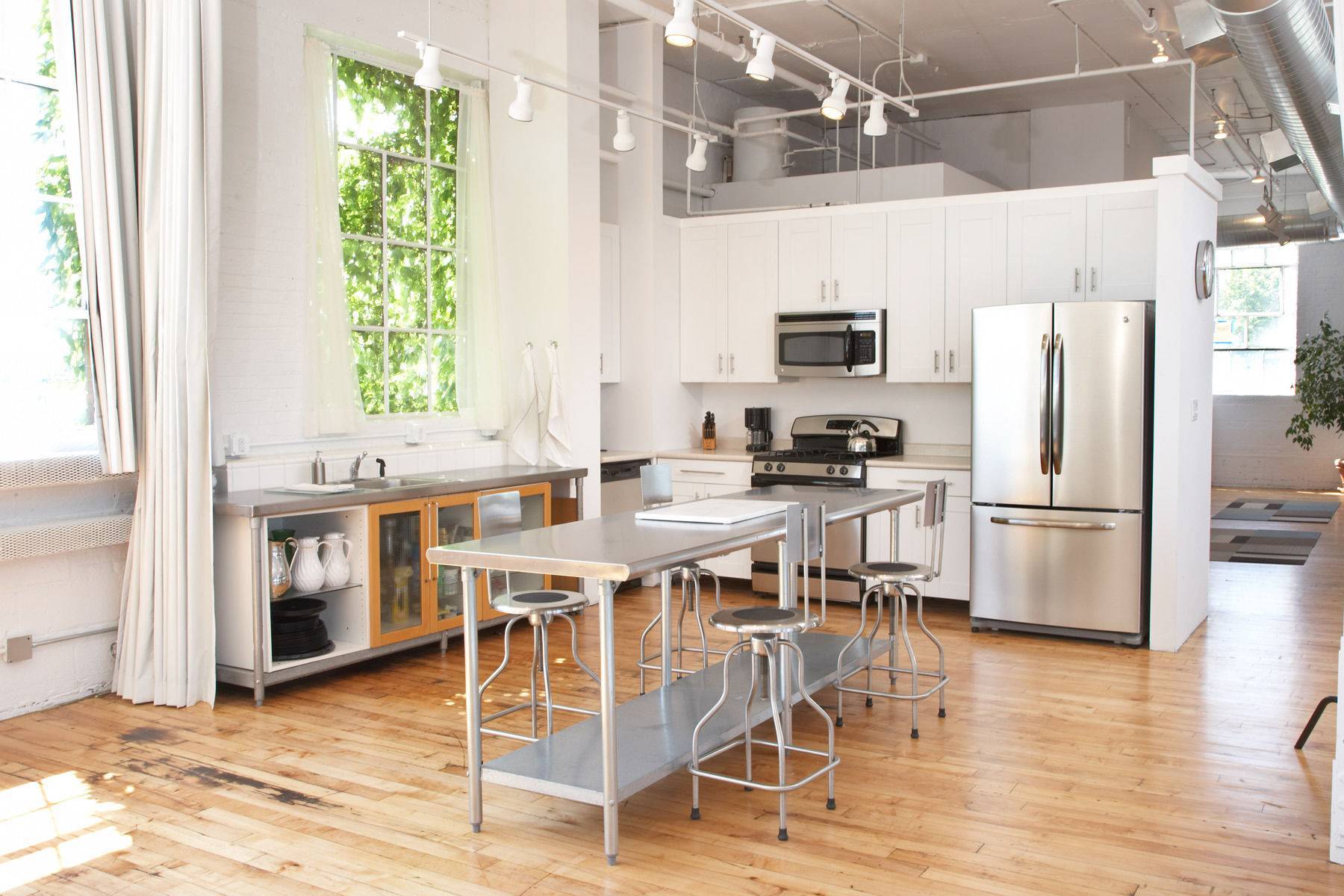 Кухня в квартире-студии - 99 фото удачной планировки и дизайна