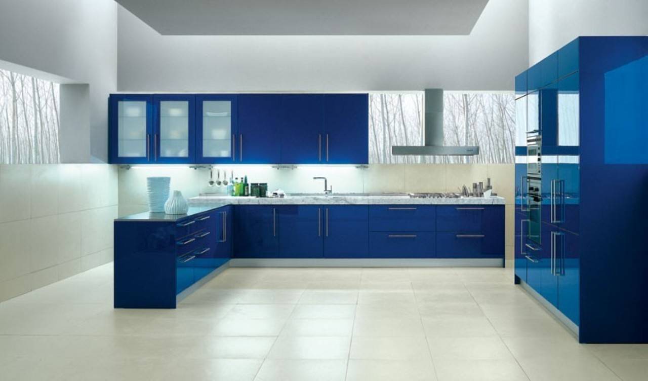 Современные кухни синего цвета