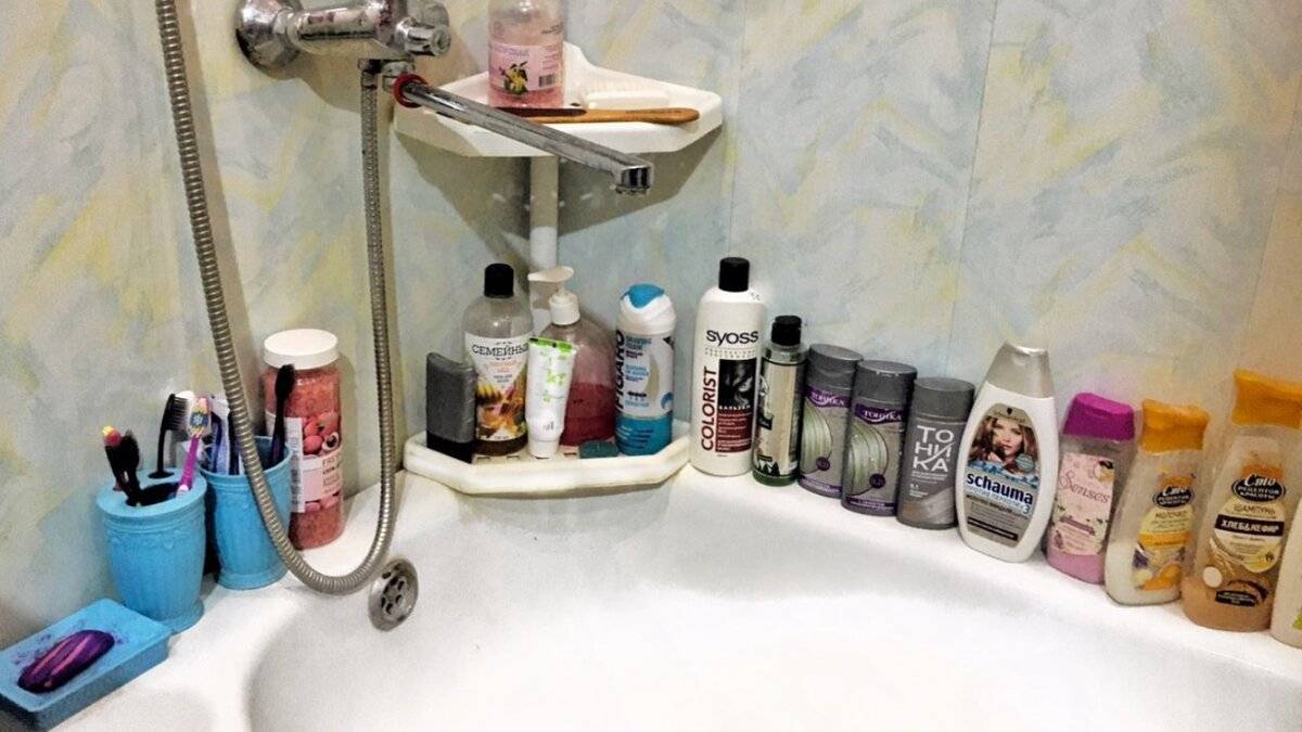 Почему в ванной беспорядок: вещи, которые делают любую ванную комнату неряшливой (среди них не только подтеки и множество флаконов)