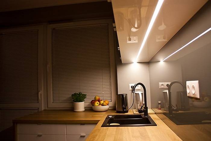 Подсветка фартука на кухне светодиодной лентой