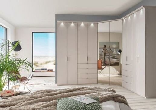 Шкаф в спальню (150 фото) - новинки дизайна из каталога 2021 года