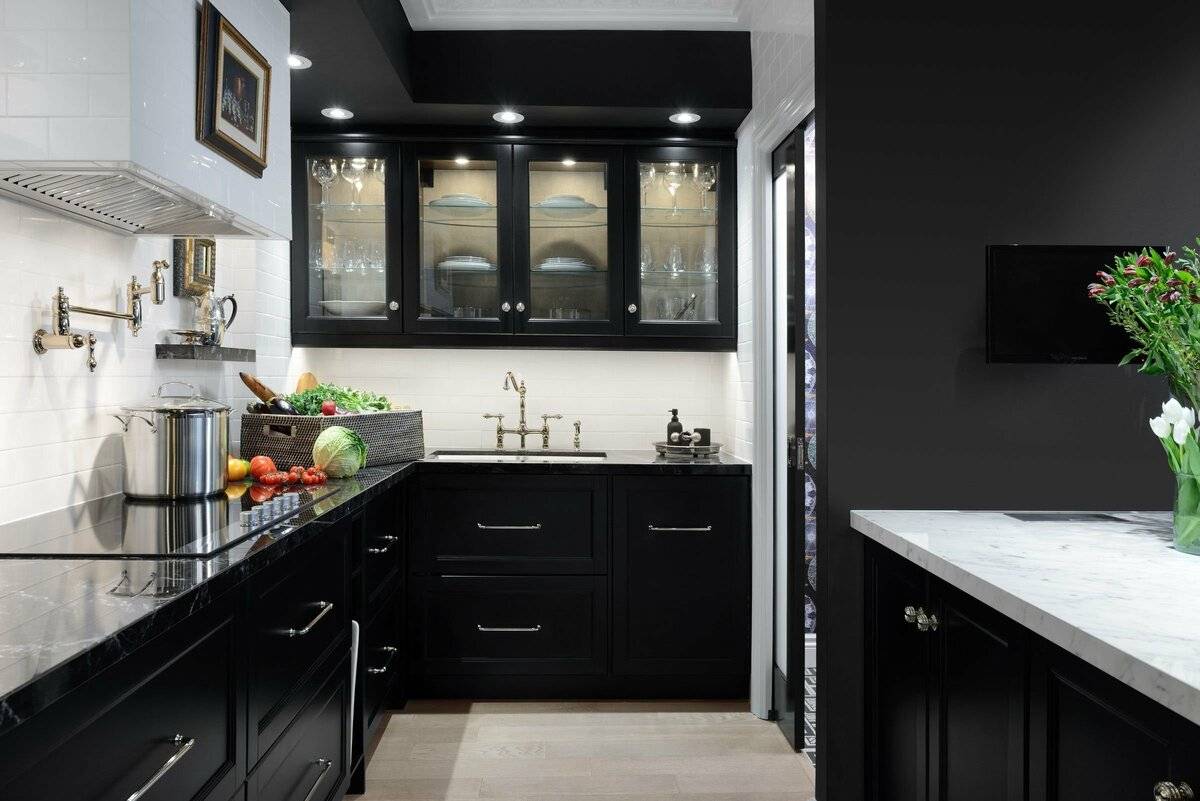 Темная кухня: 10 правил создания красивого интерьера и 100+ реальных фото