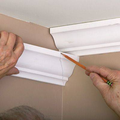 Как крепить (и клеить) багеты на натяжной потолок - инструкция