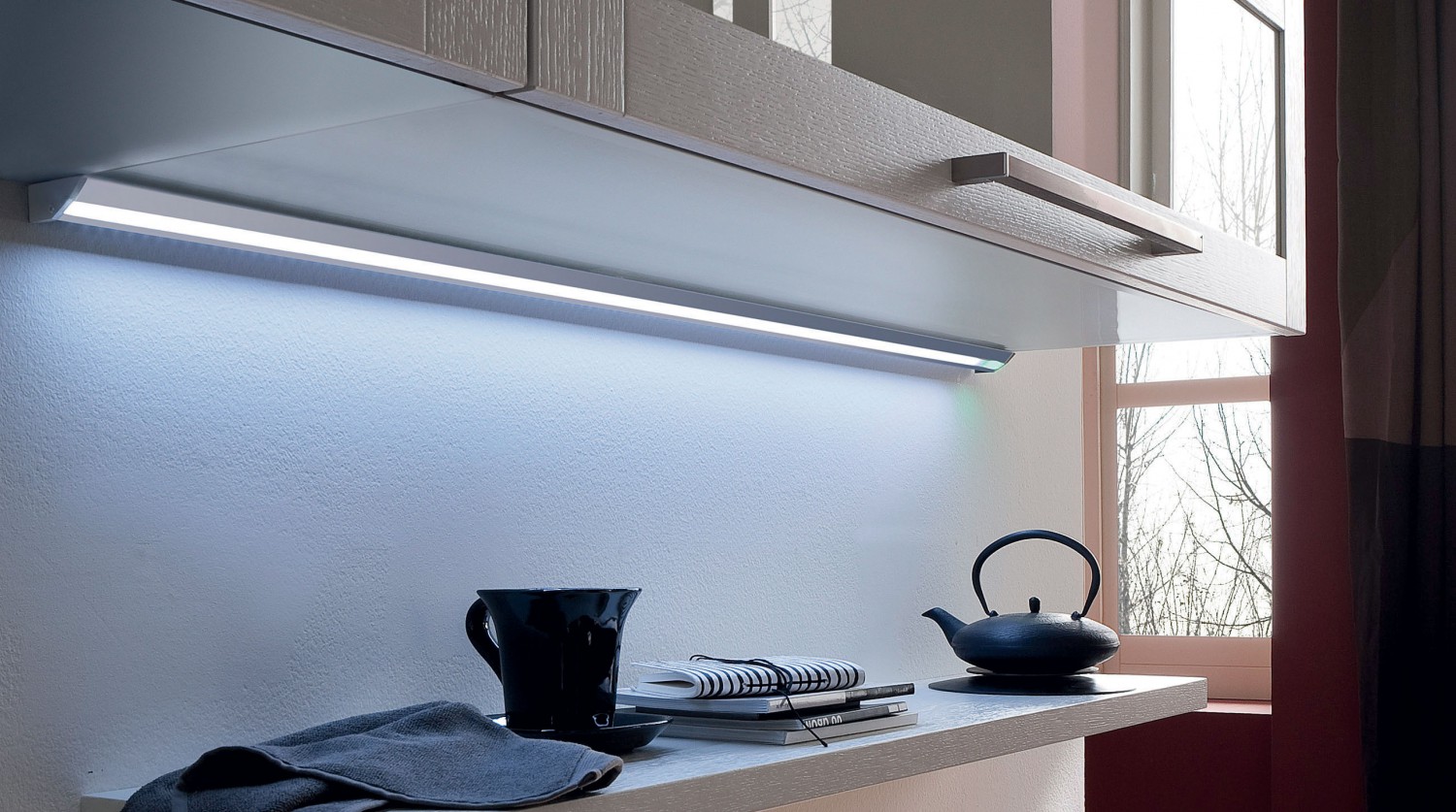 Подсветка кухни какая лучше. Светильник линейный Solalux Linero -s 900. Светильник светодиодный для кухни под шкафы Kanlux Pax led 10w NW 577мм. Светильник линейный Corner TL 2000. Светодиодный светильник Derby 900 мм.