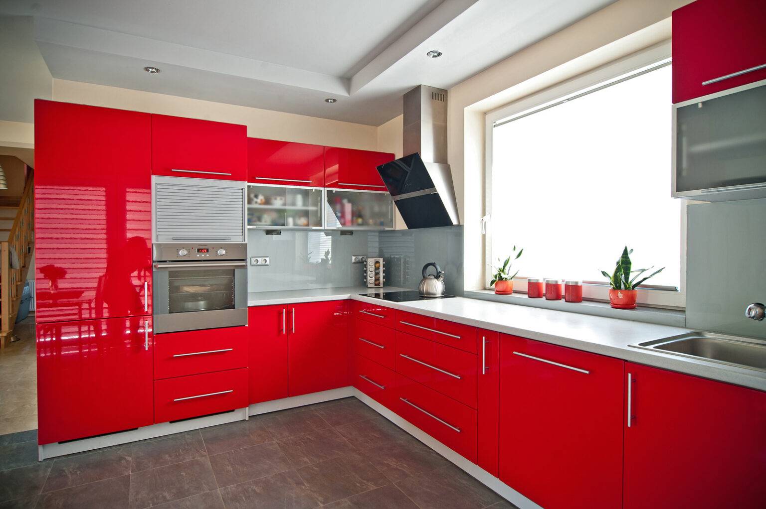 Красная кухня: 69 сочных идей дизайна интерьеров