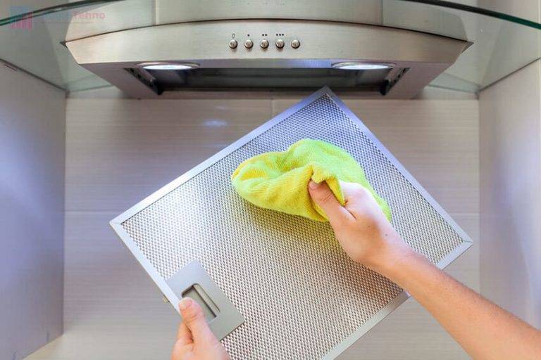 Как очистить металлический фильтр кухонной вытяжки от жира?