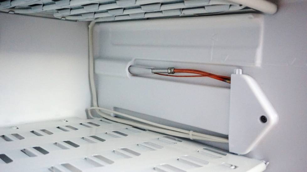 Холодильник постоянно работает, не отключается - причины, стоимость ремонта
