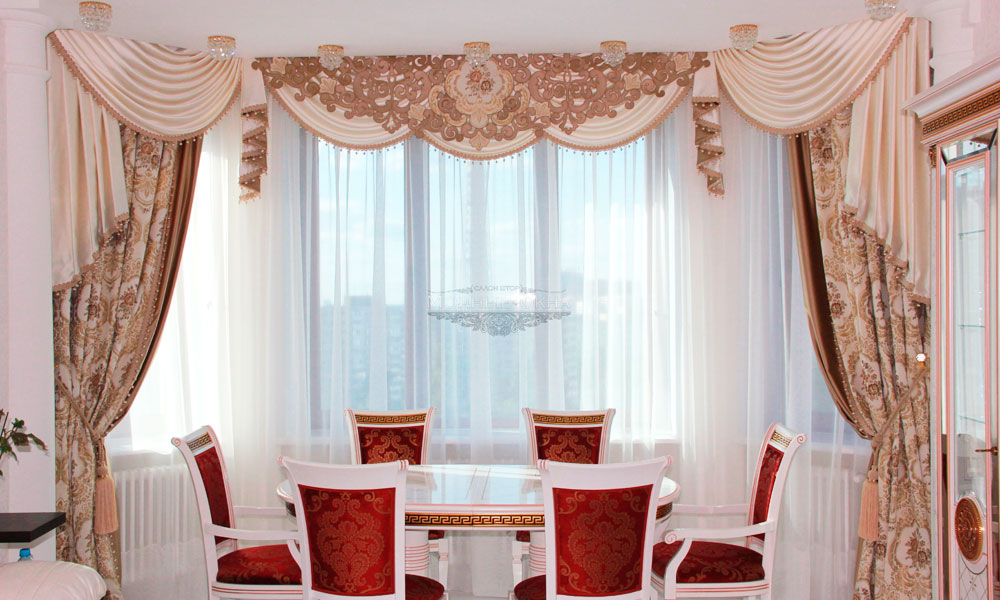 Как выбрать классические шторы в гостинную и зал (+15 фото)