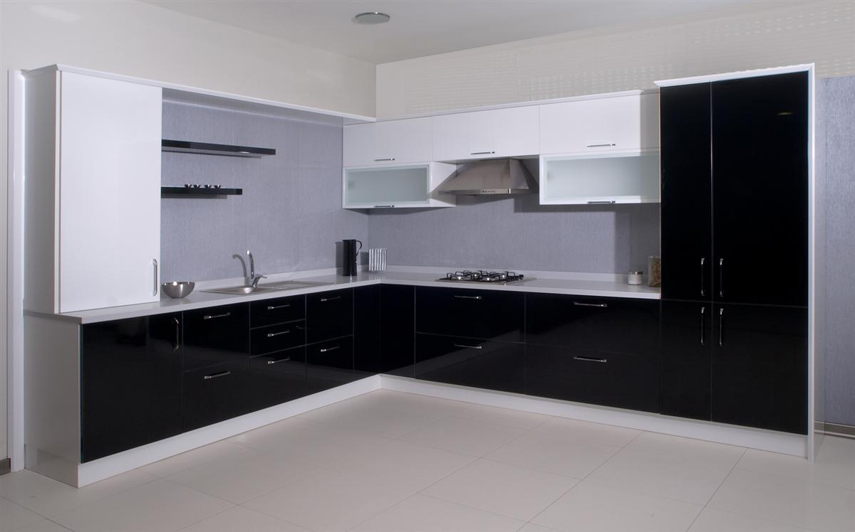 кухня черно белая дизайн глянец
