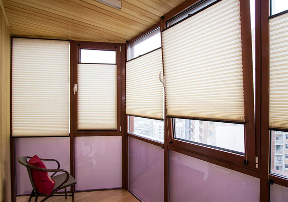 Выбор штор и жалюзи на балкон, какие шторы или жалюзи лучше для лоджии фото