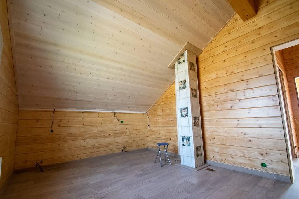 Чем отделать (обшить) пол и стены в деревянном доме, даче?