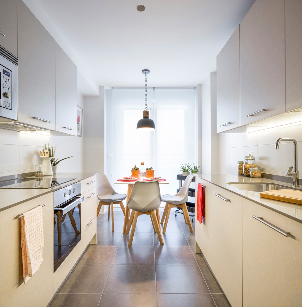 Дизайн узкой кухни (55 фото): лучшие примеры интерьеров, идеи планировки + 6 советов по оформлению и ремонт