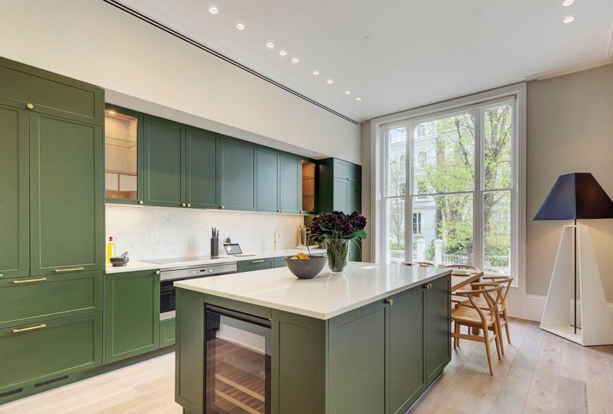 Дизайн кухни зеленого цвета — 125 фото современных примеров оформления кухни в зеленом