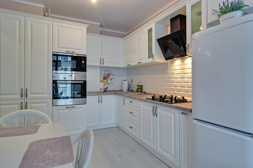 Бежевая кухня: фото в интерьере, 9 стилей, сочетание с 10 цветами