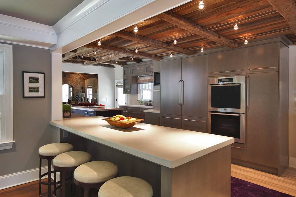 Какой лучше сделать потолок на кухне?