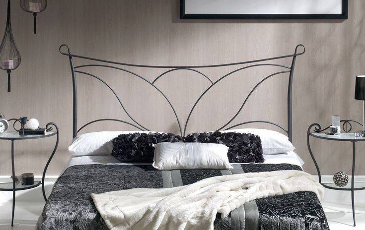 Кованые кровати в современном интерьере: особенности дизайна