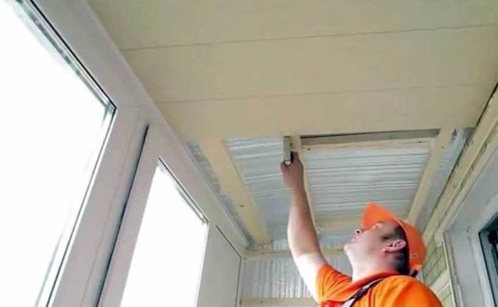 Отделка потолка на балконе пластиковыми панелями своими руками (фото и видео) — sibear.ru