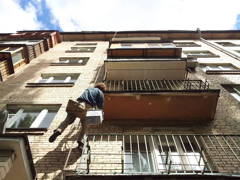 Кто должен ремонтировать балкон - в приватизированной квартире
