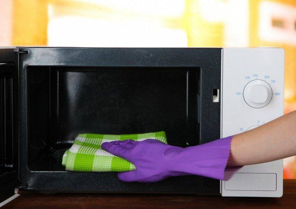 Как почистить микроволновку в домашних условиях за 5 минут