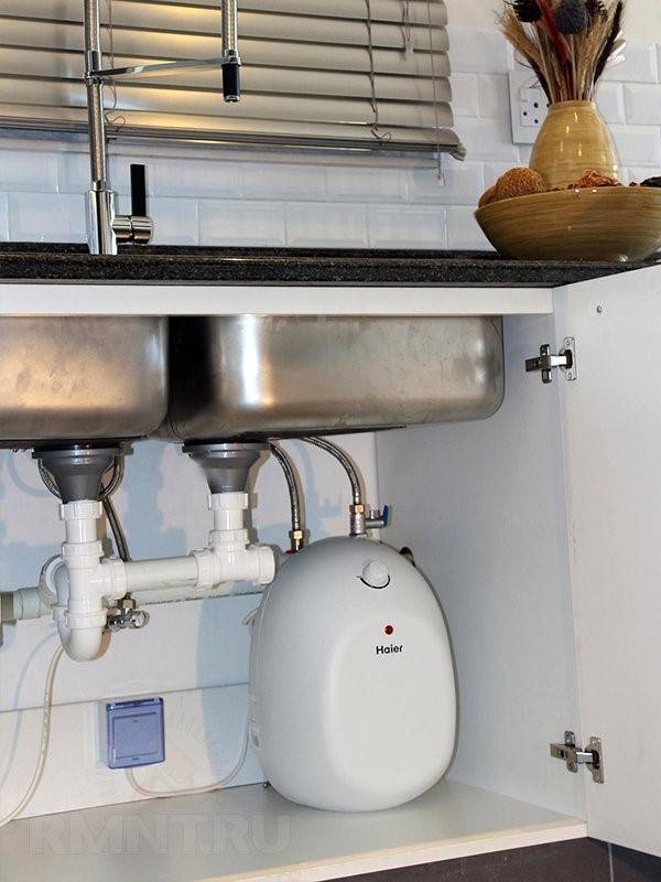 Как разместить водонагреватель на кухне?