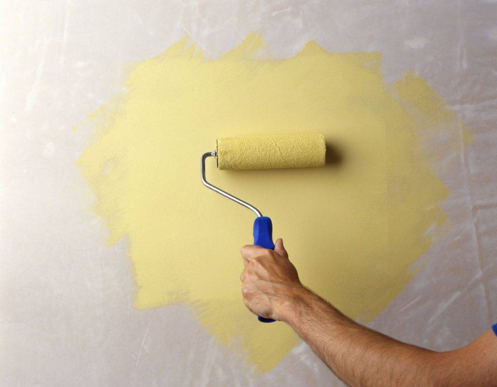 Можно ли клеить обои на стены, покрытые водоэмульсионной краской