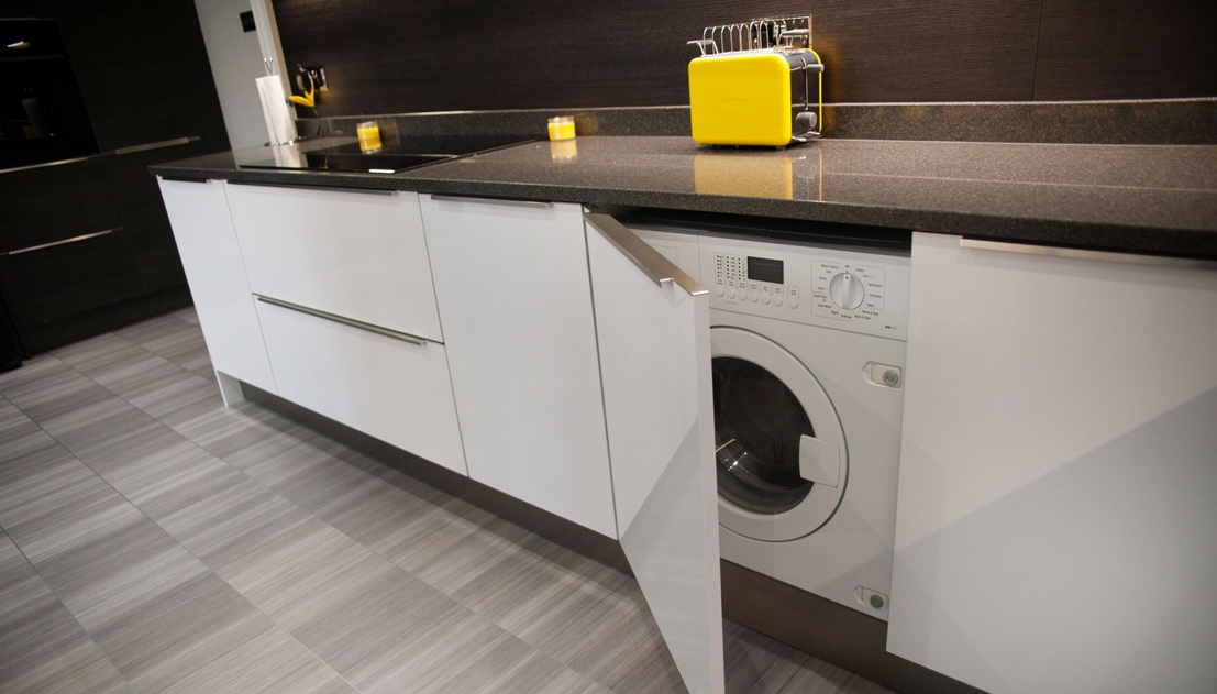 5 вариантов установки стиральной машины на кухне под столешницу