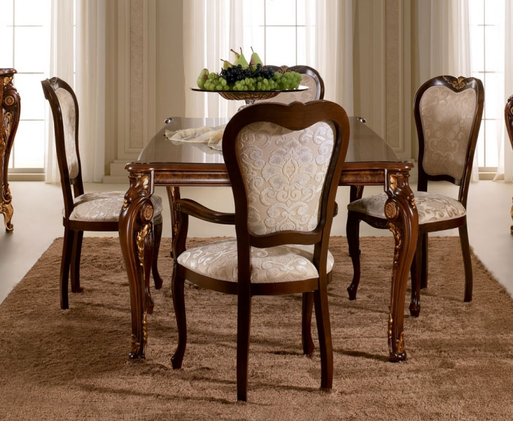 Стулья для гостиной: советы дизайнеров по выбору и особенности применения стульев в интерьере