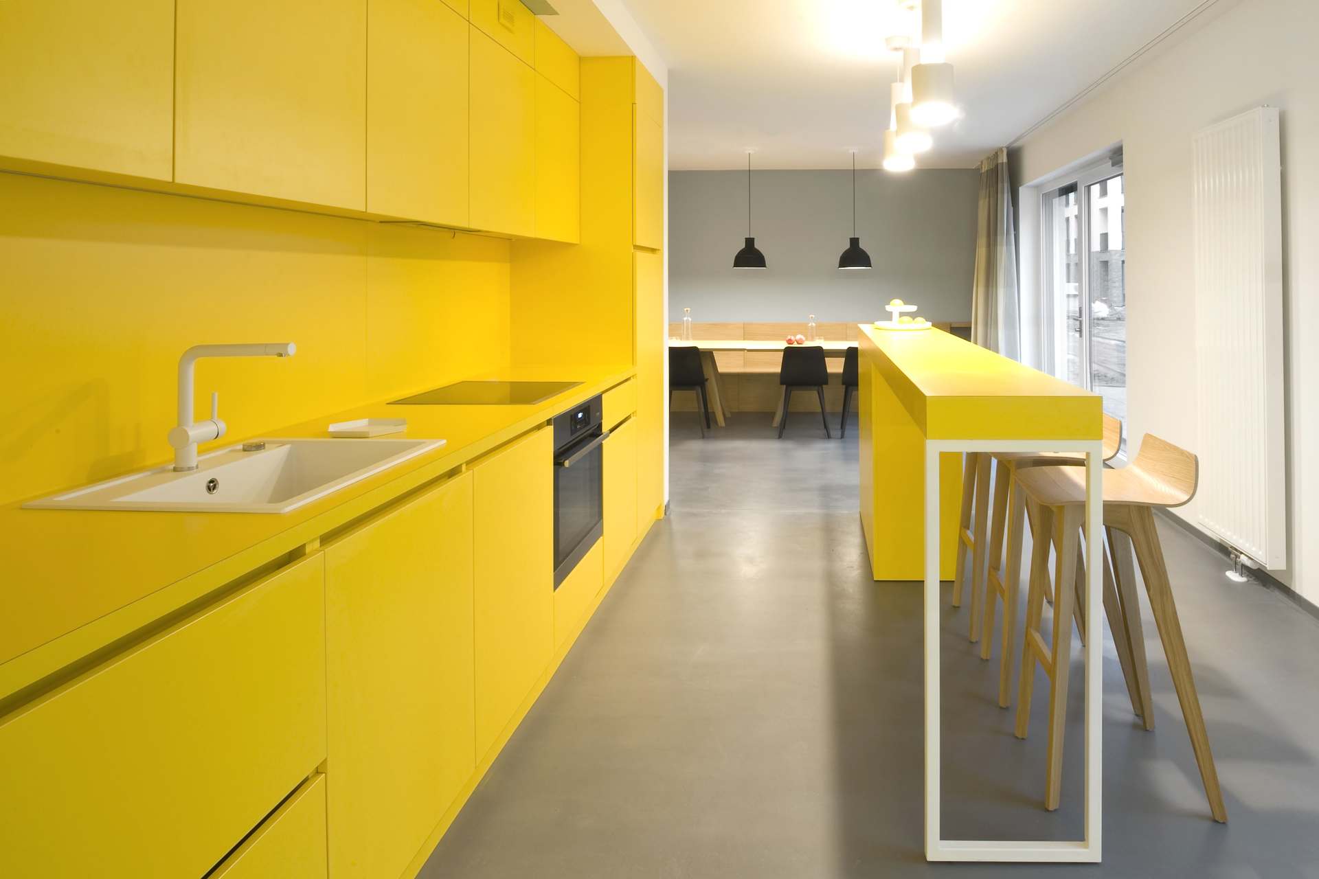 Желтый цвет в домашнем интерьере: сочетания, фото – rehouz