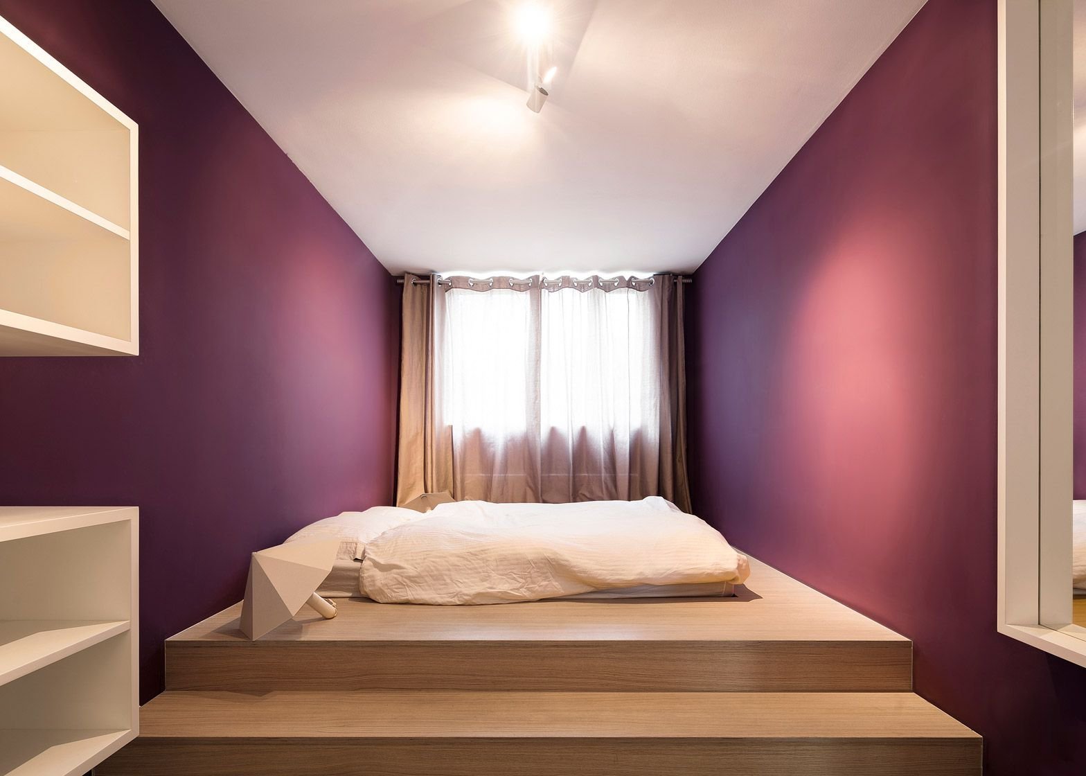 Кровать-подиум: 6 фото-идей для маленькой или большой комнаты,