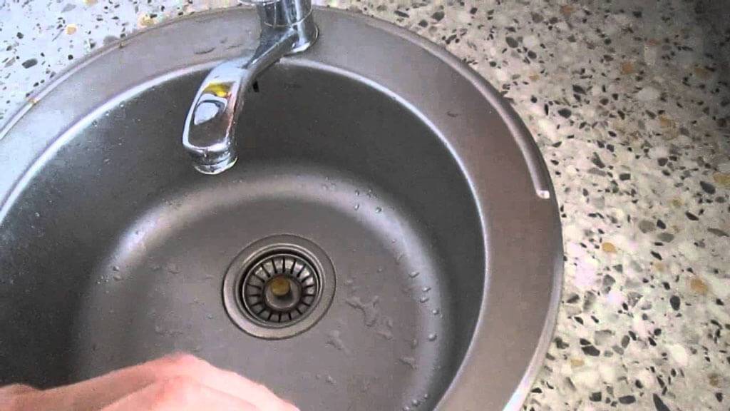 Запах из раковины в ванной: как избавиться, причины появления