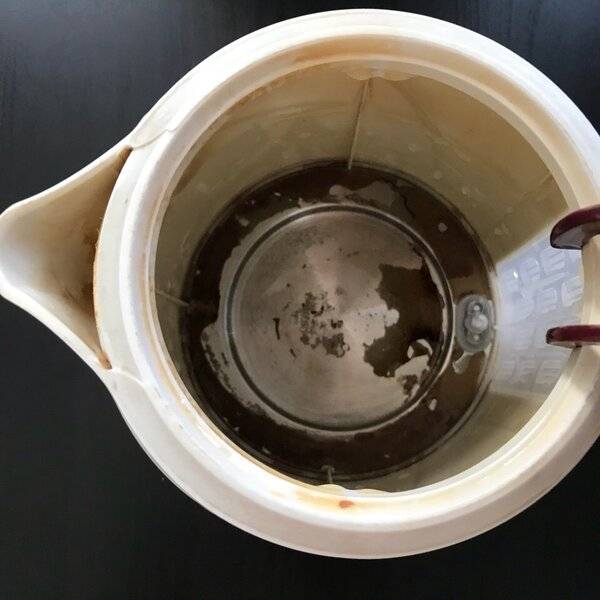 Как почистить чайник от накипи уксусом с добавлением соды, аскорбиновой или лимонной кислоты: виды чайников