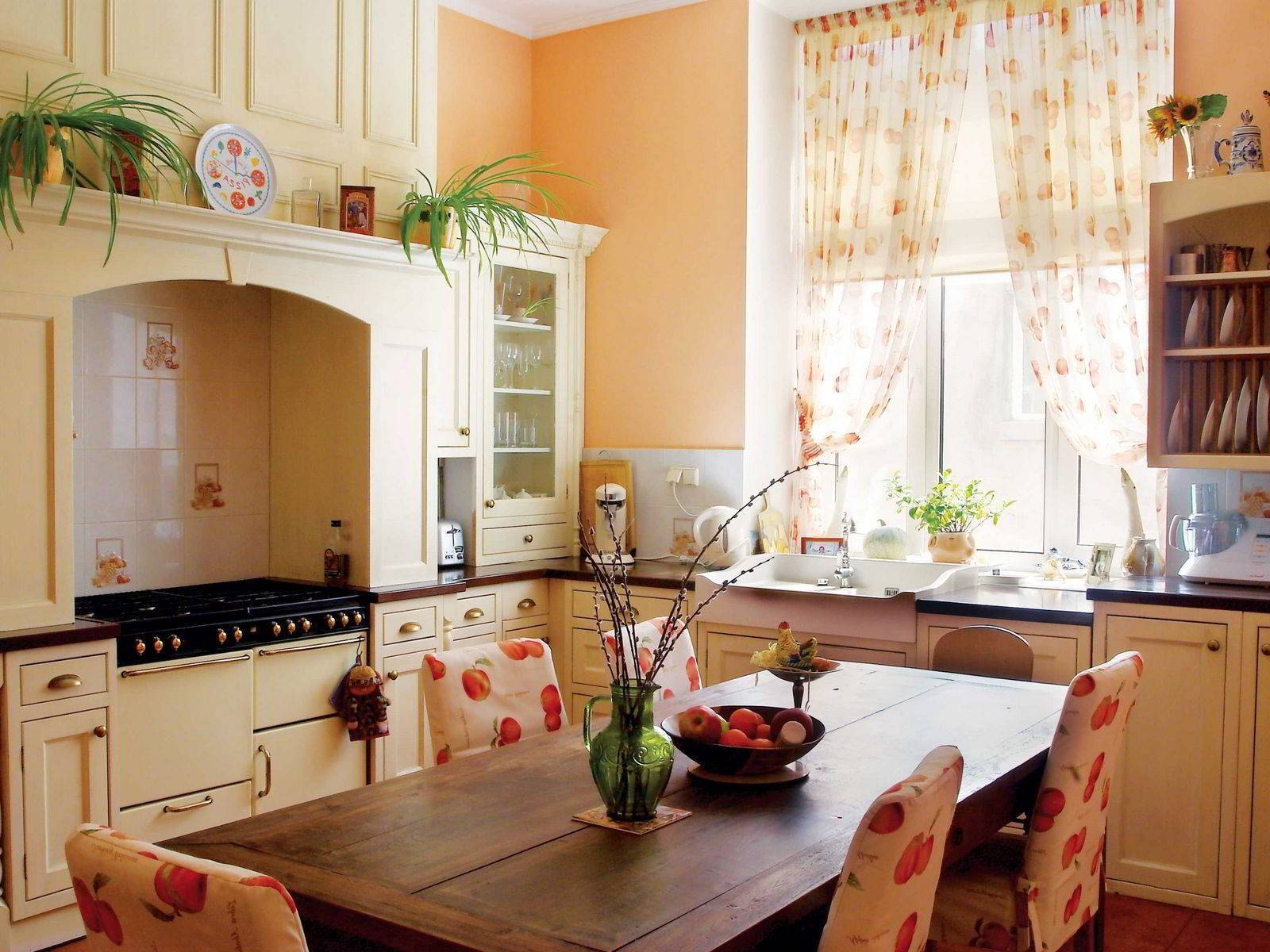 Дизайн маленькой кухни: 100+ реальных фото интерьеров