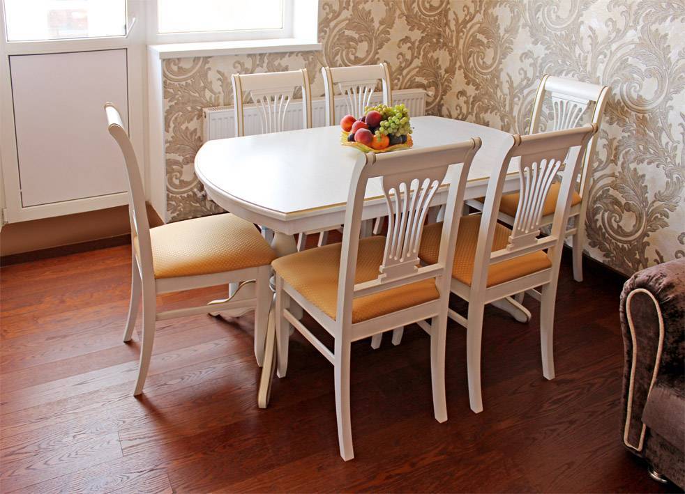 Обеденные столы и стулья "Пинскдрев" в интерьере кухни