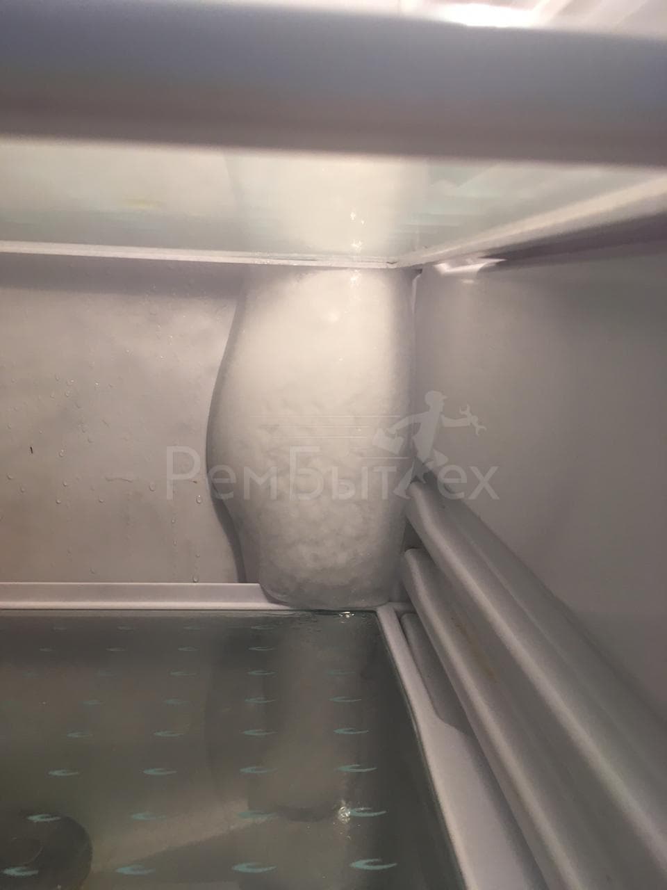 Конденсат в холодильнике: причины почему образуется, что делать
