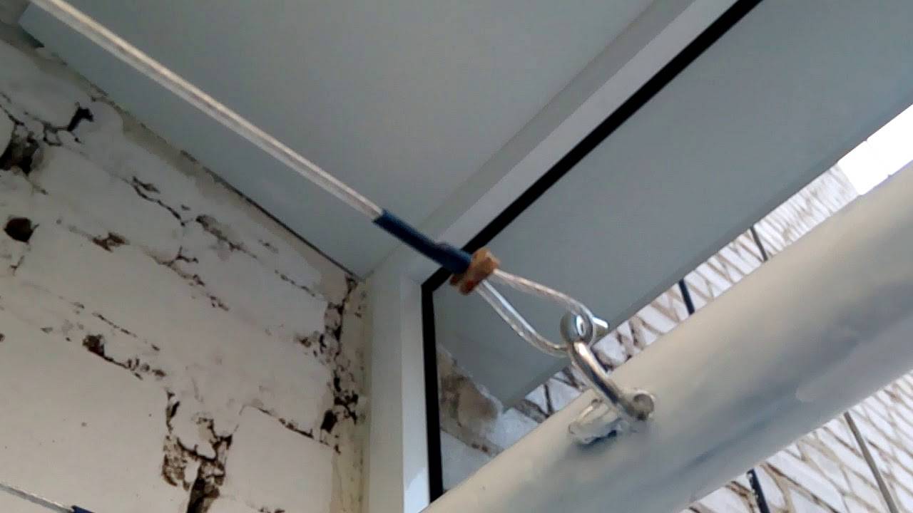 Как натянуть бельевые веревки на балконе: преимущества и недостатки различных способов