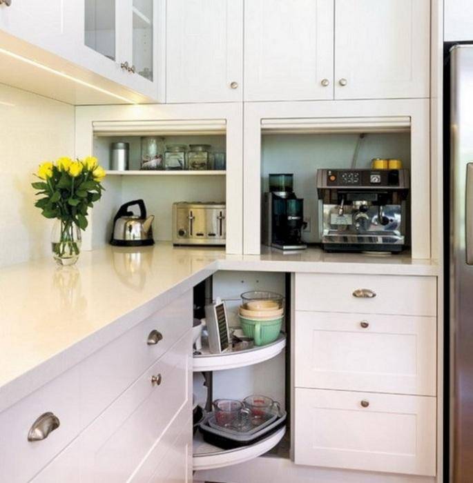 Холодильник на маленькой кухне: варианты размещения и 100+ фото примеров
