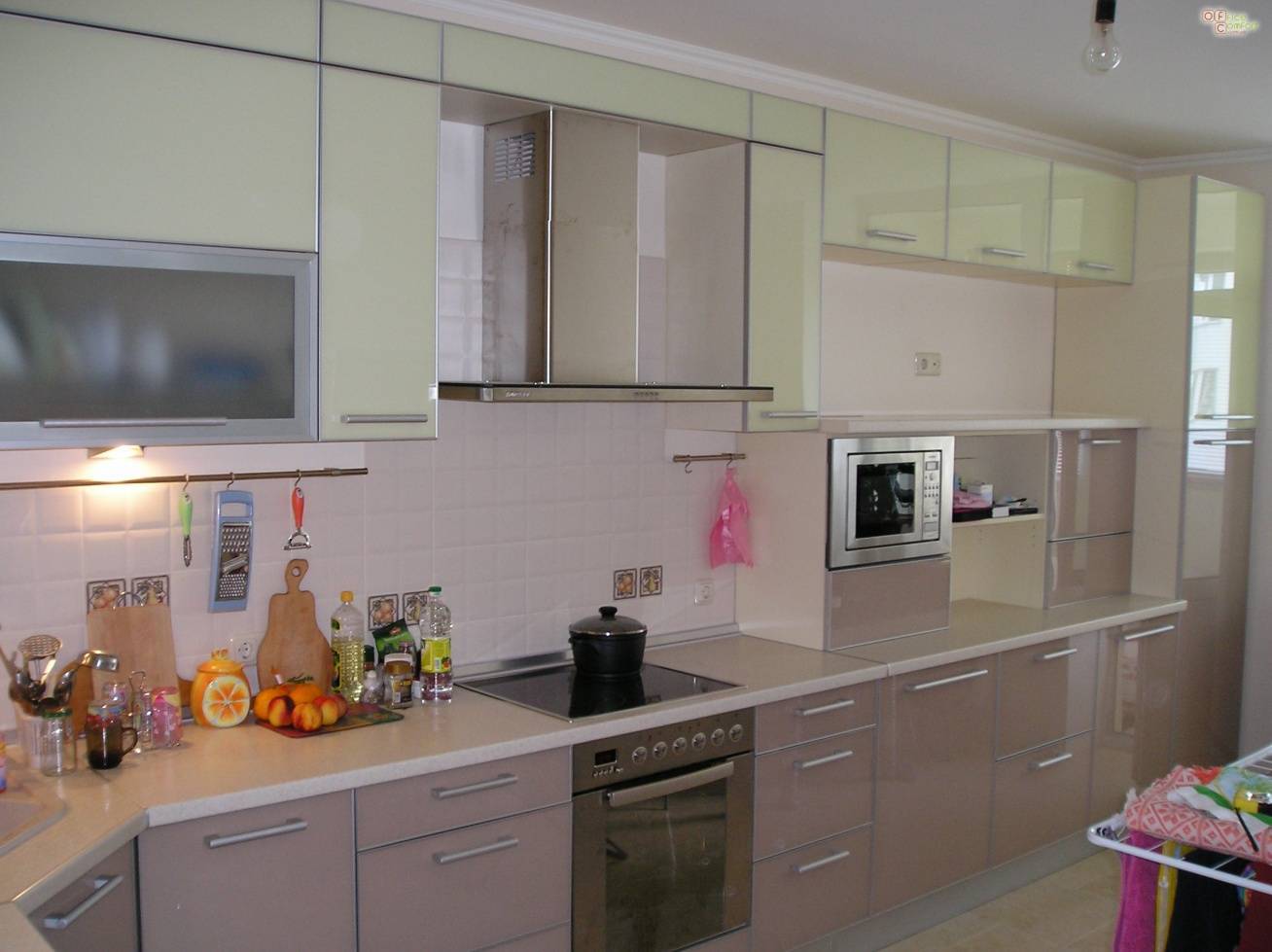 Алюминиевые фасады - алюминиевый профиль для кухонных фасадов, кухни: стекло, пластик в алюминиевой рамке (фото)
