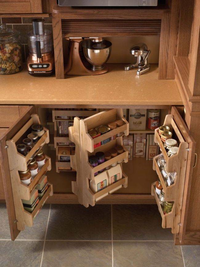 7 оригинальных способов использовать пространство над кухонными шкафами