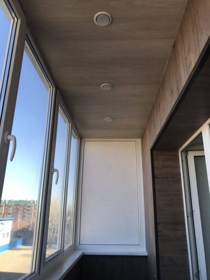 Из чего сделать потолок на балконе: варианты отделки, этапы, фото и видео