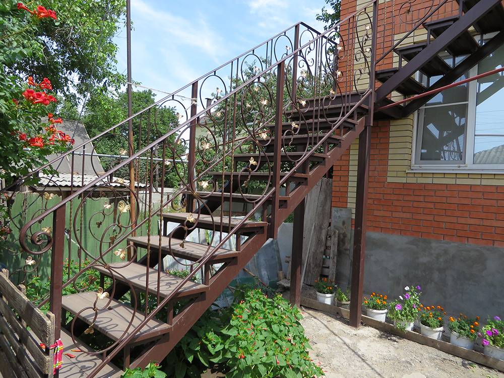 Металлические лестницы фото на улице