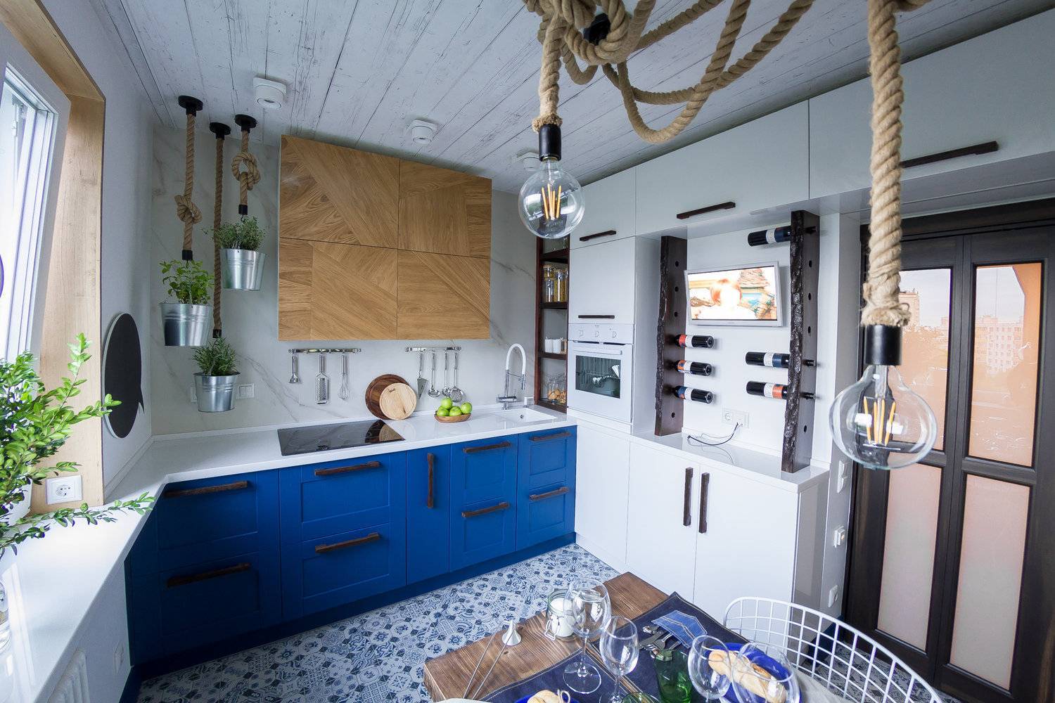 Кухня в морском стиле фото в малогабаритной квартире