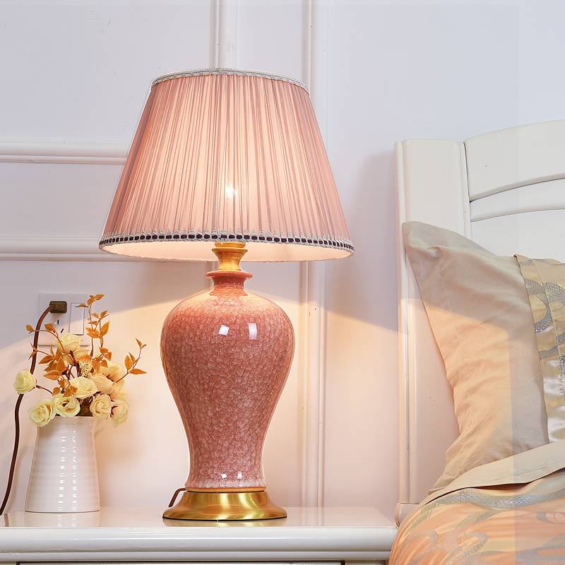 Прикроватные светильники для спальни: виды, требования, преимущества и недостатки